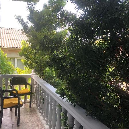 Twins Guest House By Black Sea Kobuleti Esterno foto