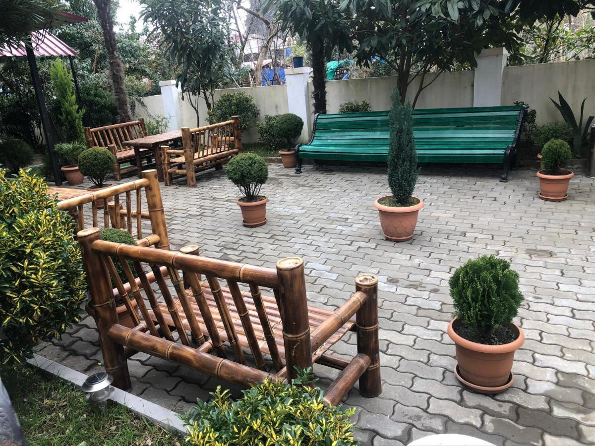 Twins Guest House By Black Sea Kobuleti Esterno foto