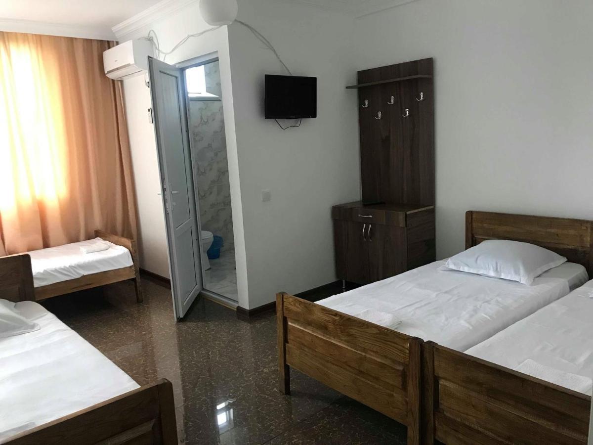 Twins Guest House By Black Sea Kobuleti Esterno foto
