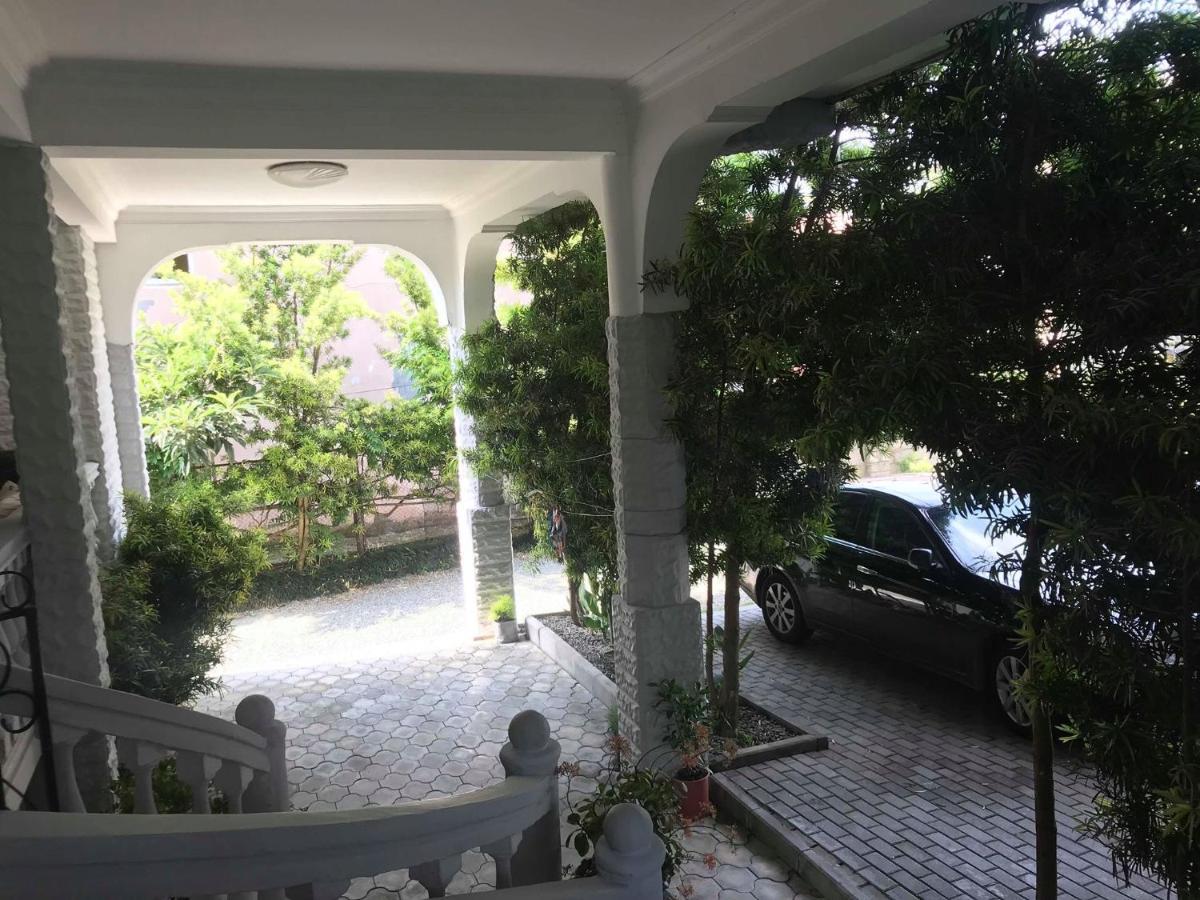 Twins Guest House By Black Sea Kobuleti Esterno foto