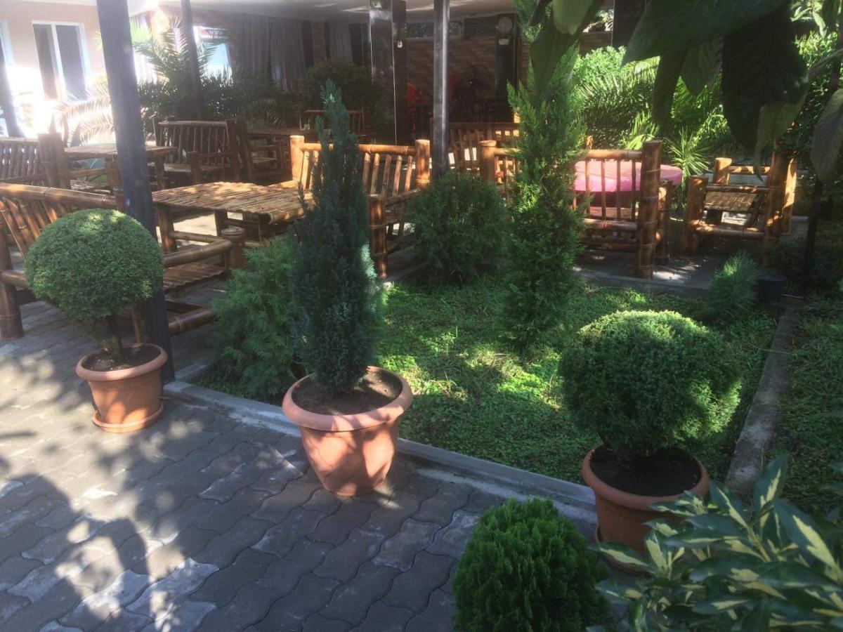 Twins Guest House By Black Sea Kobuleti Esterno foto