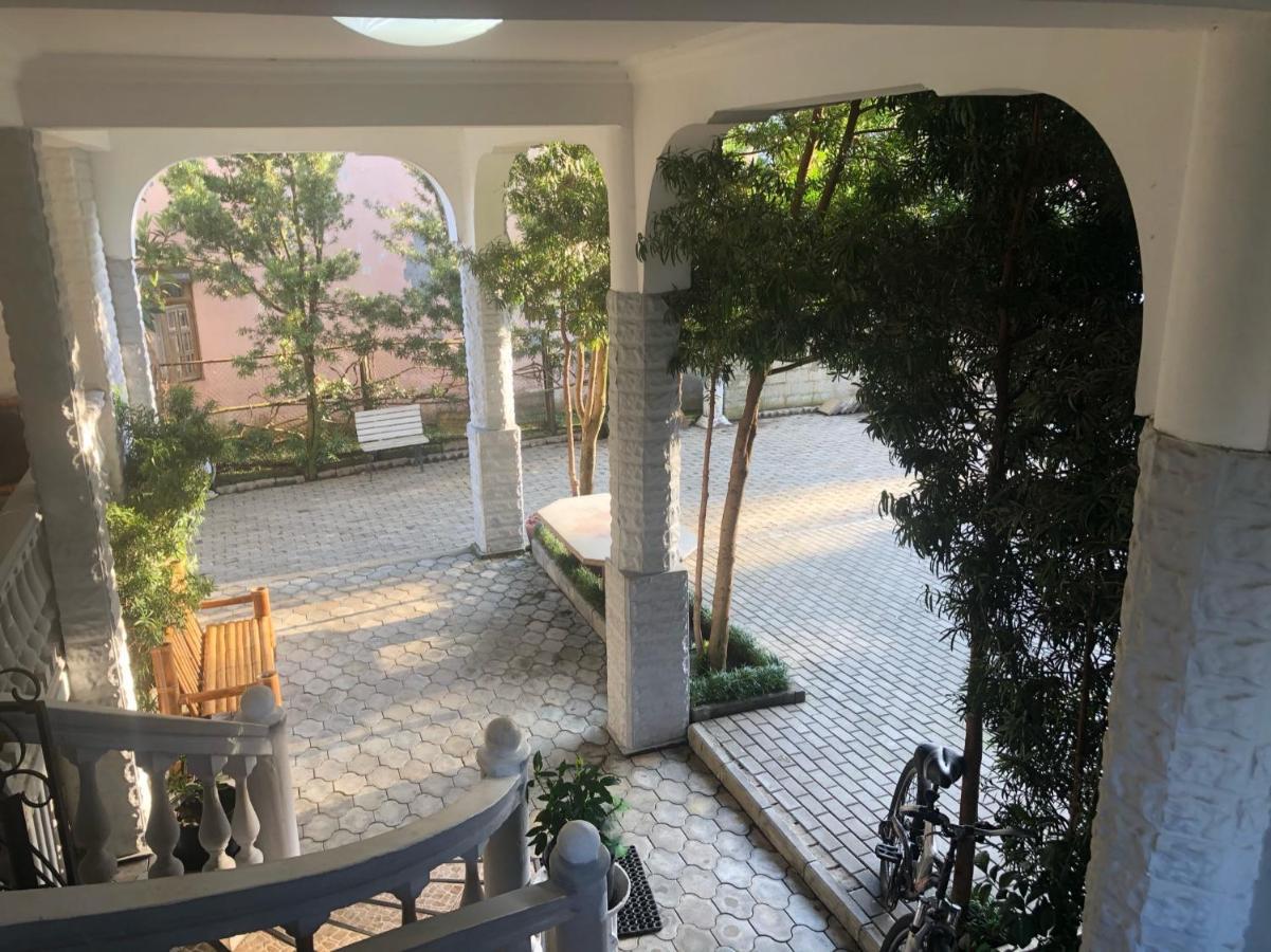 Twins Guest House By Black Sea Kobuleti Esterno foto
