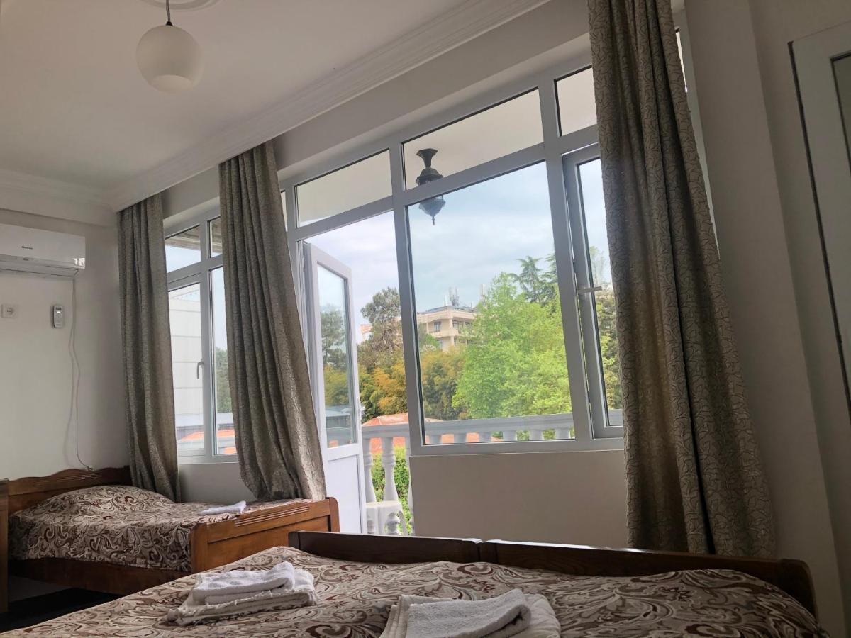 Twins Guest House By Black Sea Kobuleti Esterno foto