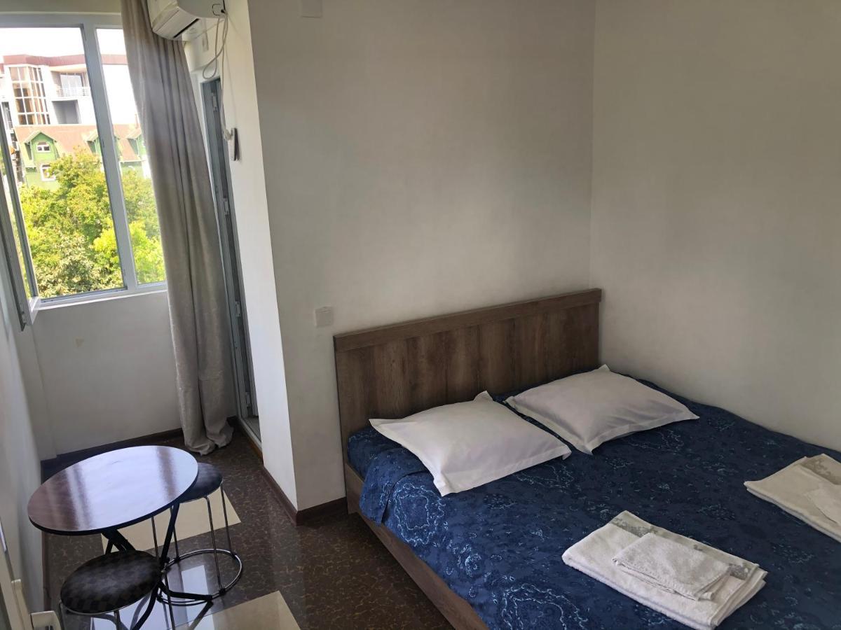 Twins Guest House By Black Sea Kobuleti Esterno foto