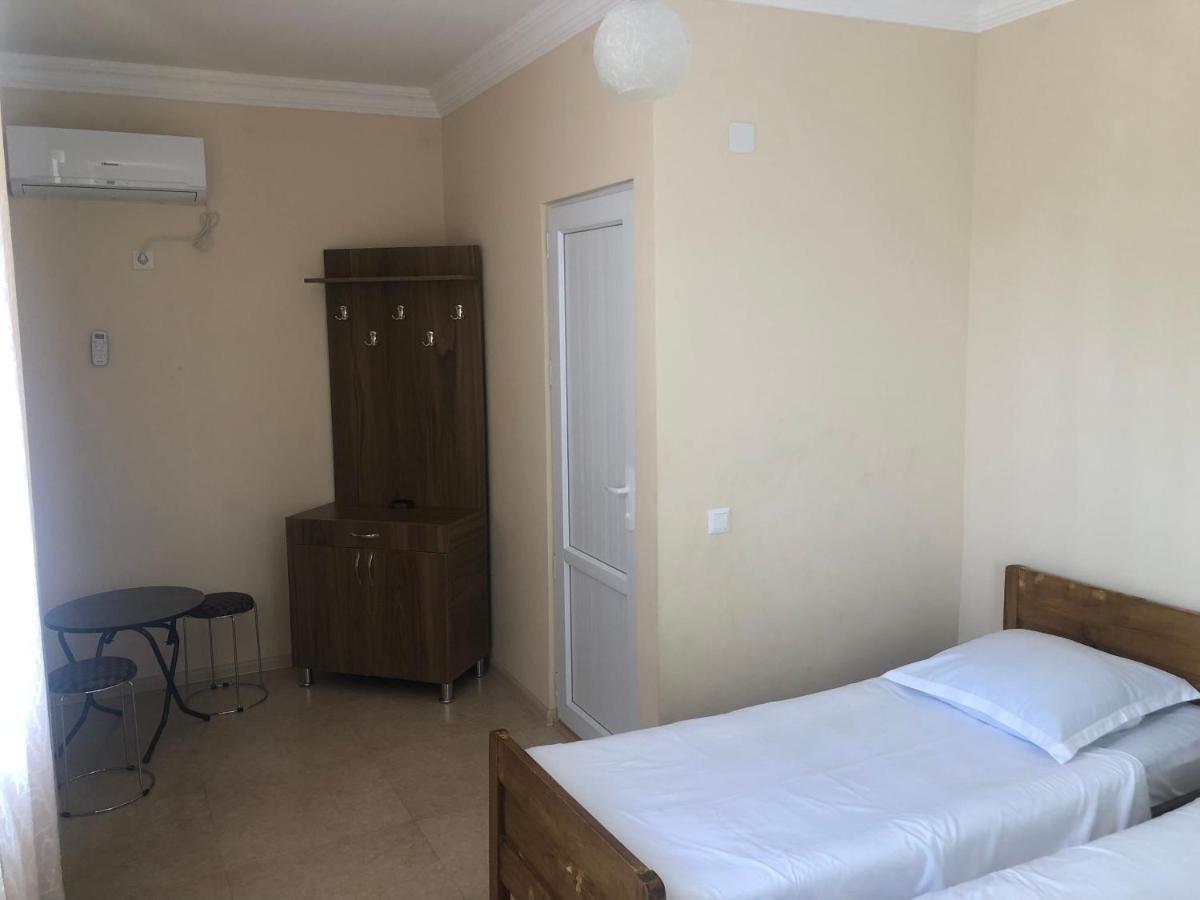 Twins Guest House By Black Sea Kobuleti Esterno foto