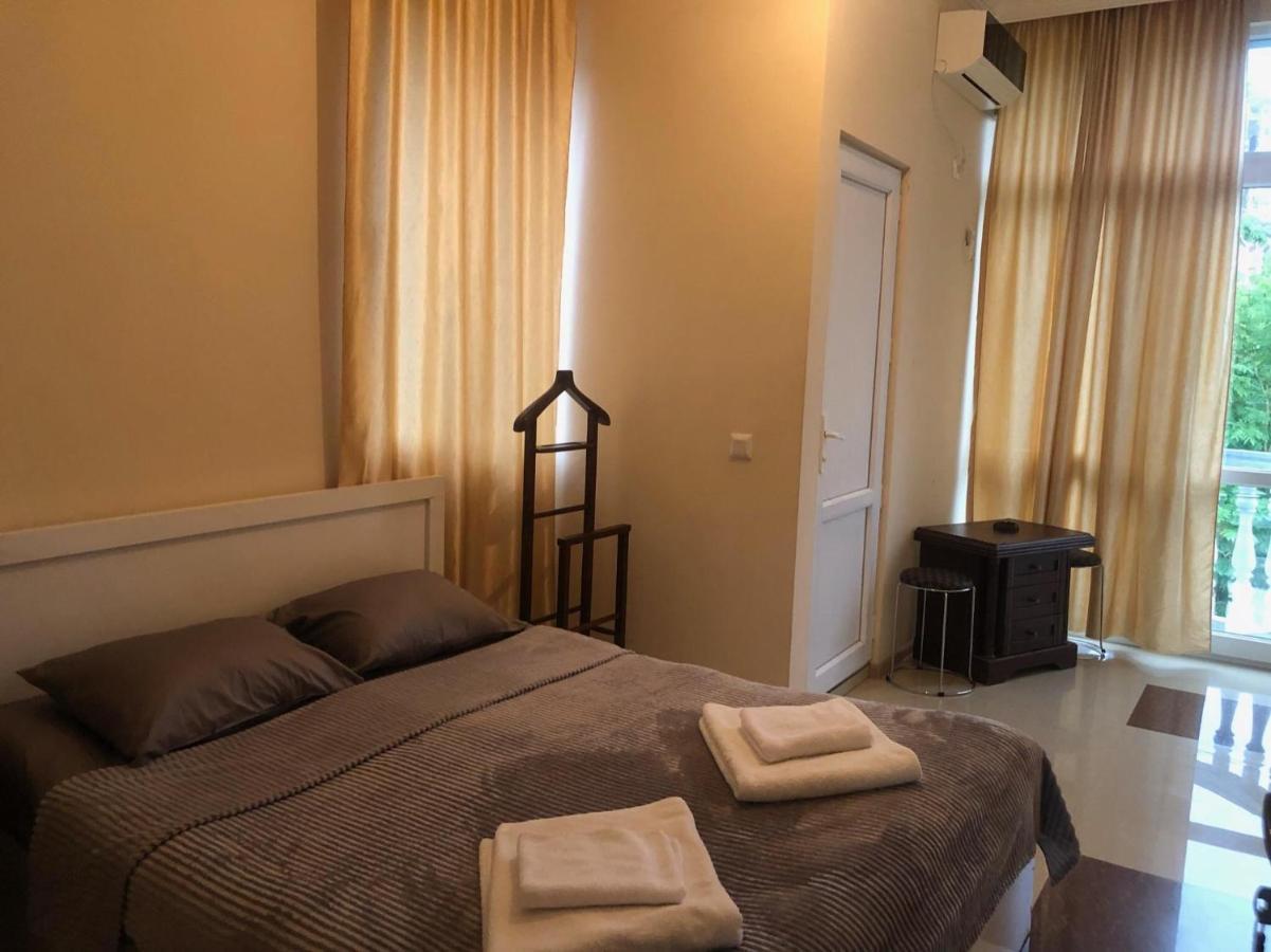 Twins Guest House By Black Sea Kobuleti Esterno foto