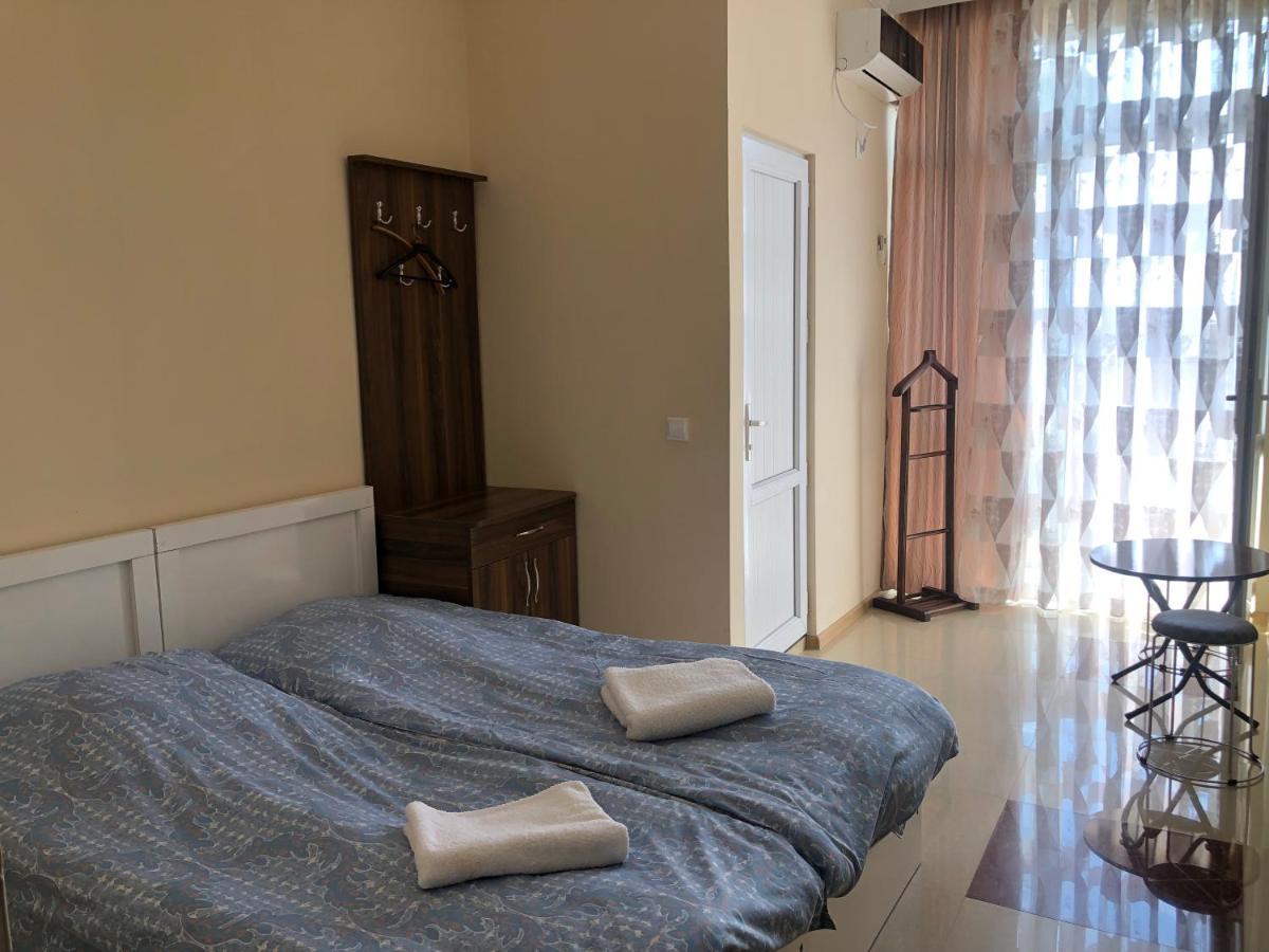 Twins Guest House By Black Sea Kobuleti Esterno foto