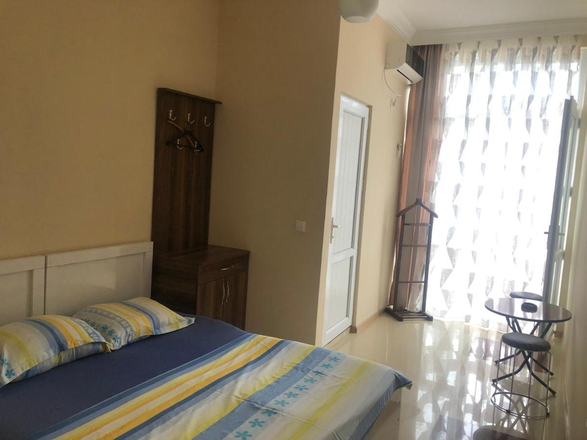 Twins Guest House By Black Sea Kobuleti Esterno foto