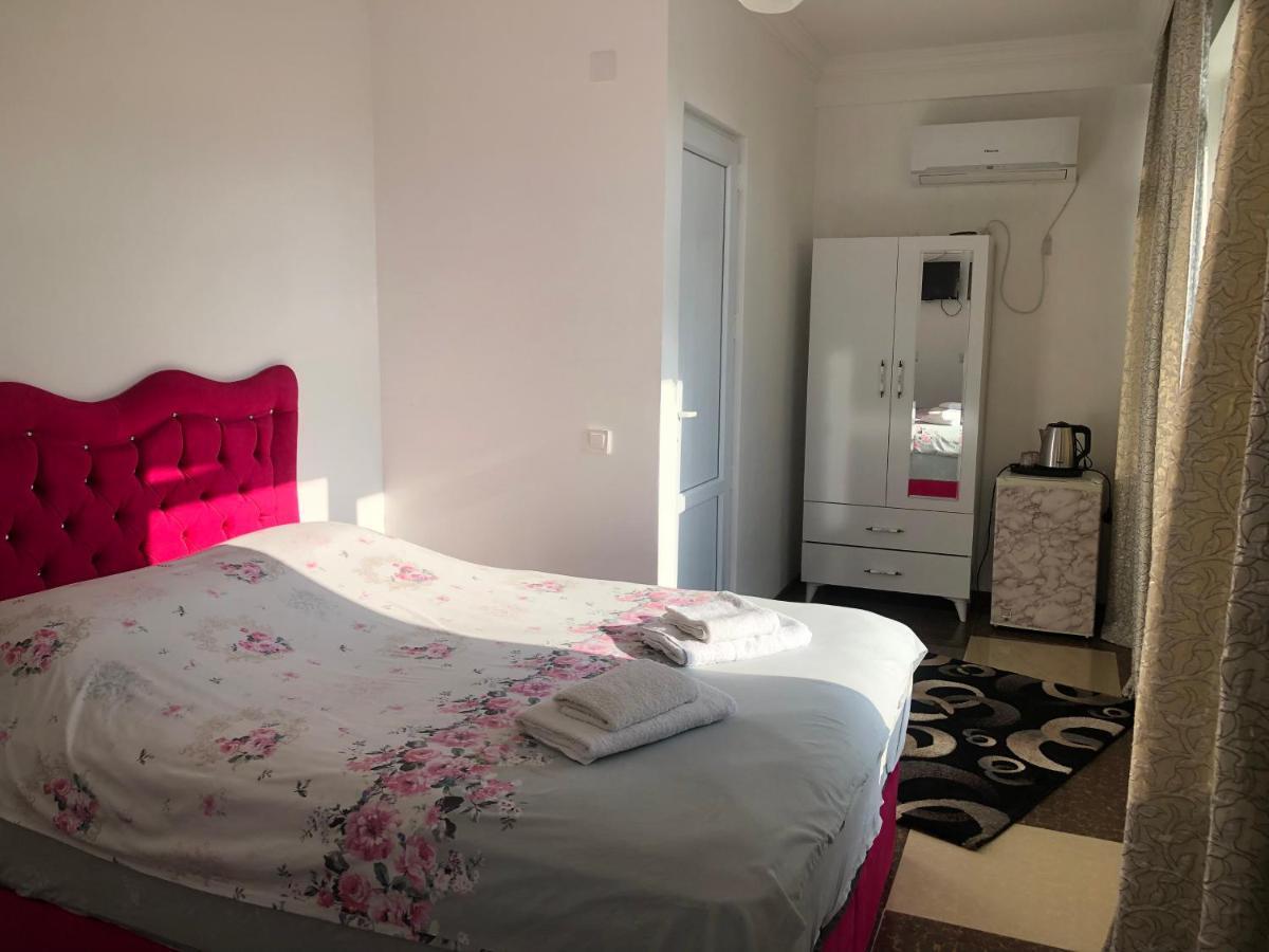 Twins Guest House By Black Sea Kobuleti Esterno foto