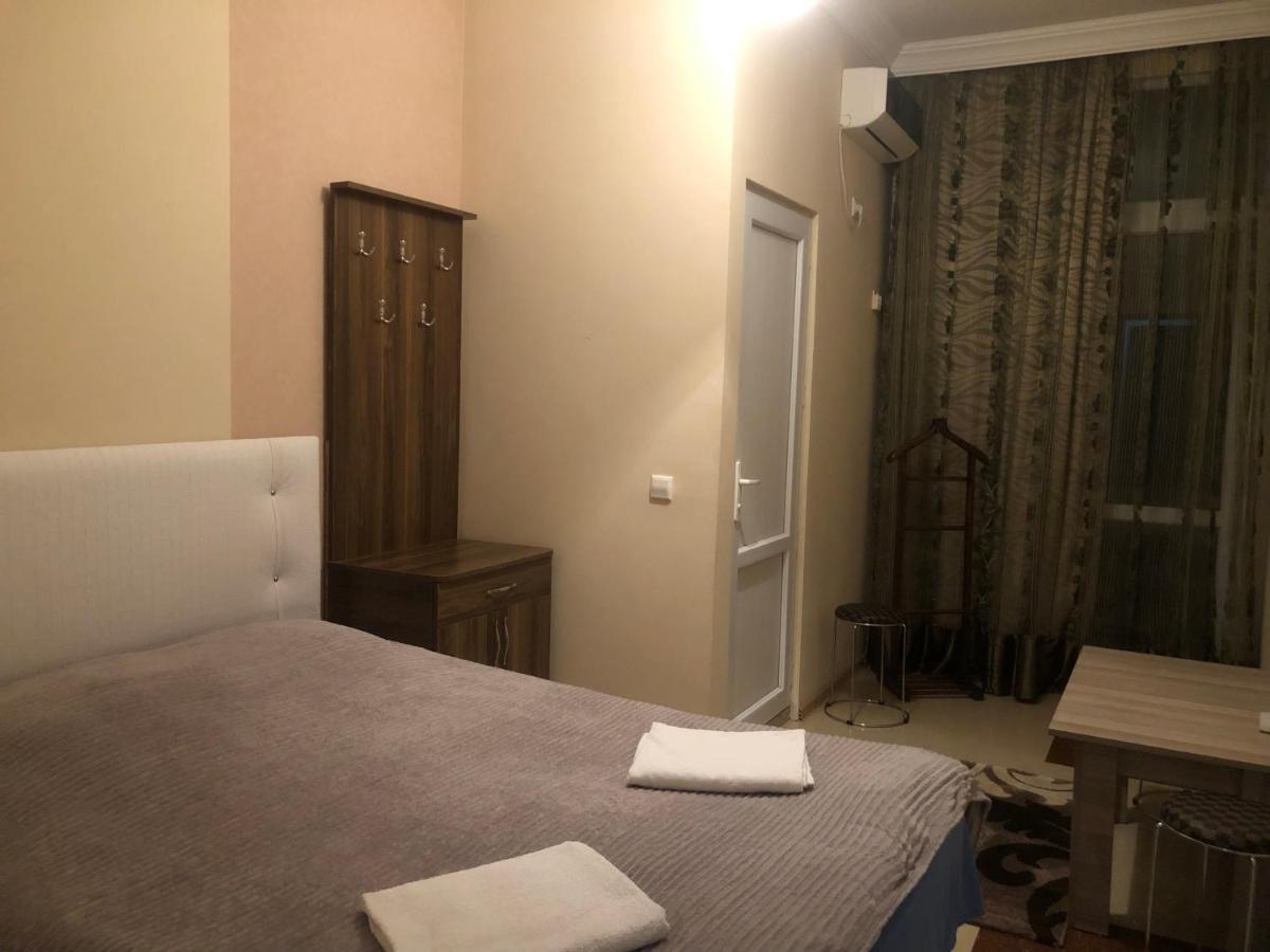 Twins Guest House By Black Sea Kobuleti Esterno foto