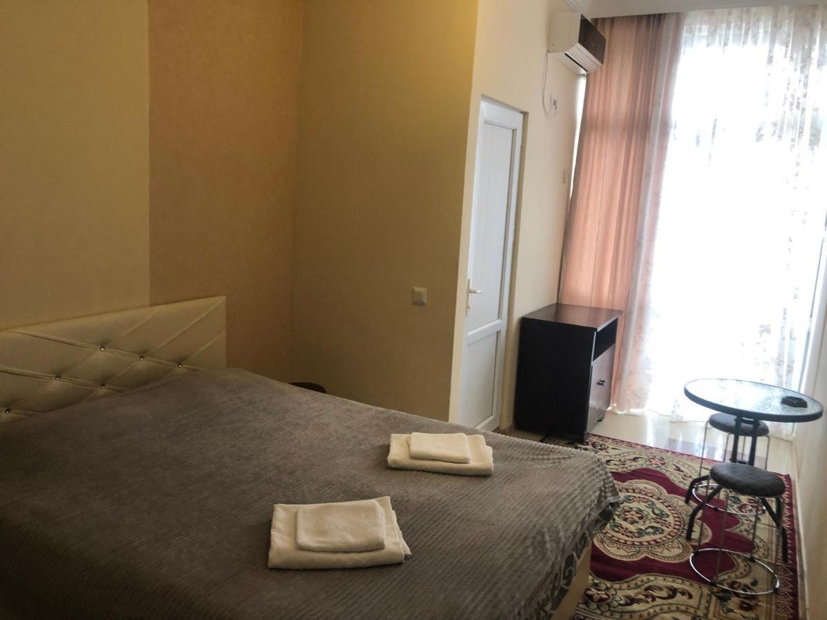 Twins Guest House By Black Sea Kobuleti Esterno foto
