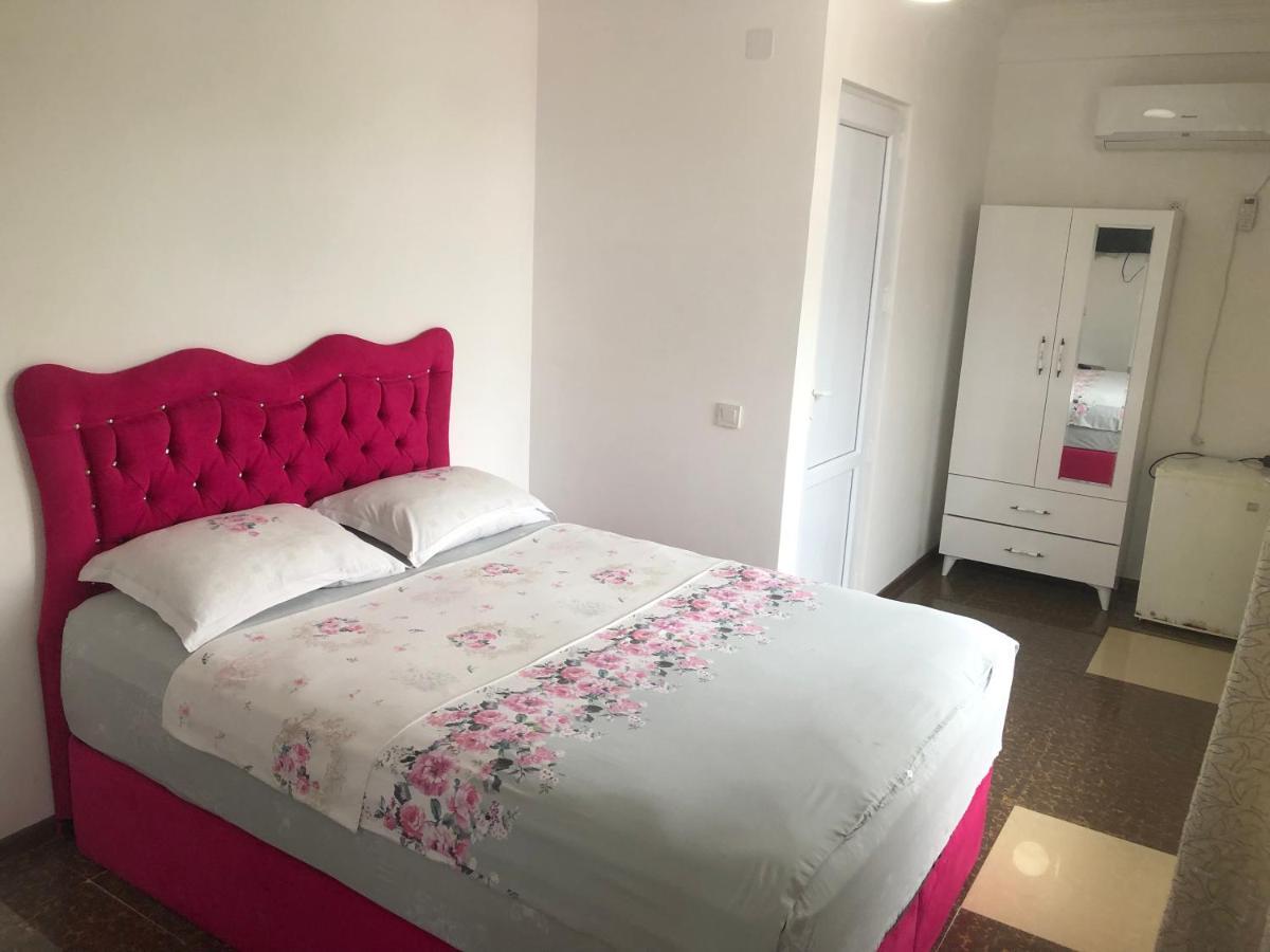 Twins Guest House By Black Sea Kobuleti Esterno foto