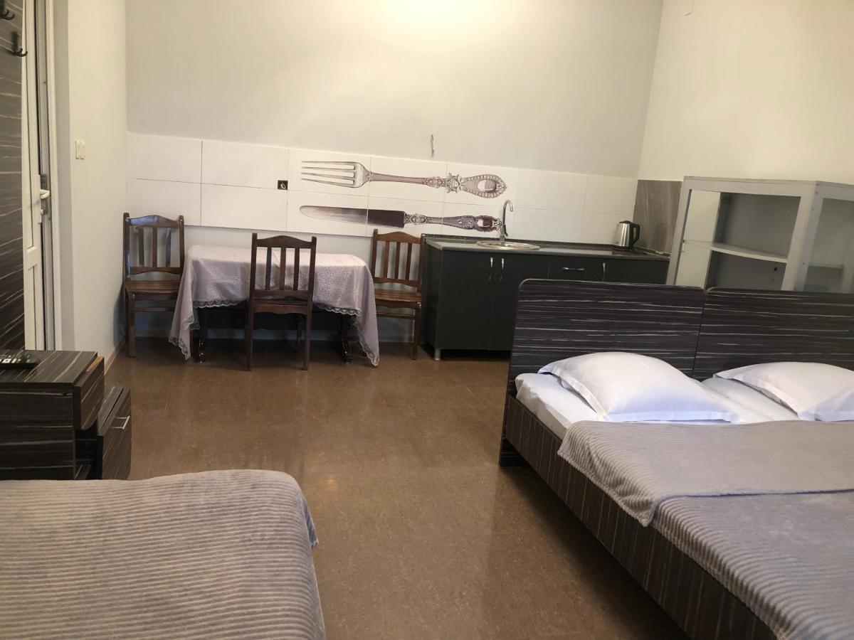 Twins Guest House By Black Sea Kobuleti Esterno foto