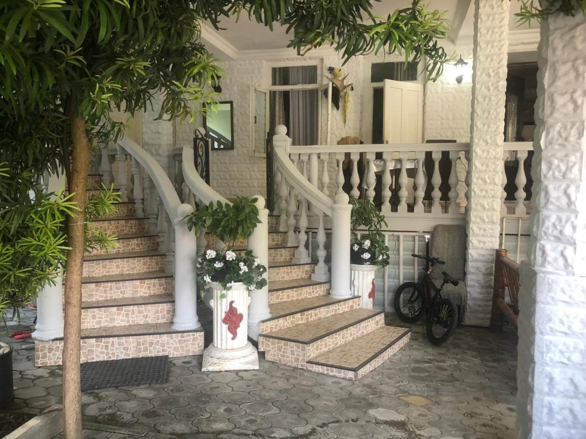Twins Guest House By Black Sea Kobuleti Esterno foto