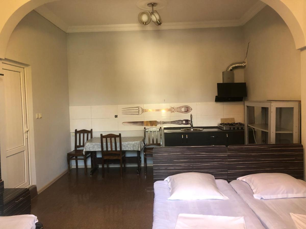 Twins Guest House By Black Sea Kobuleti Esterno foto